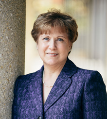 Helen Bongard 220x245 Helen Bongard headshot