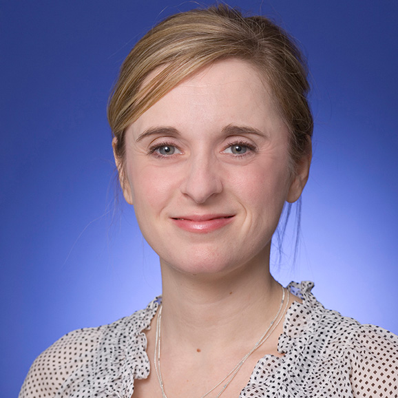 Amanda Jett headshot