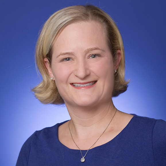 Sarah Raake headshot